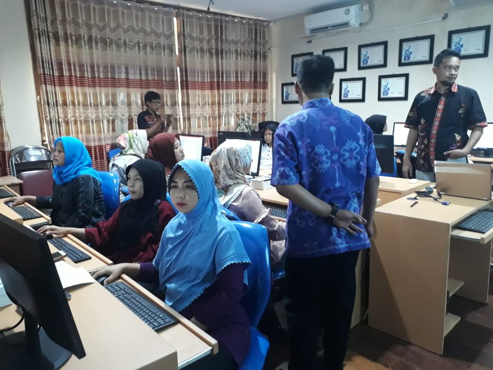 Pelatihan TI Sebagai Sarana tertib Administrasi PKK