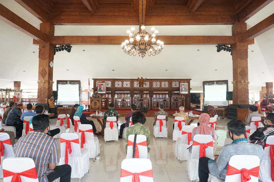 Bangun Gedung Ex Magelang Theater